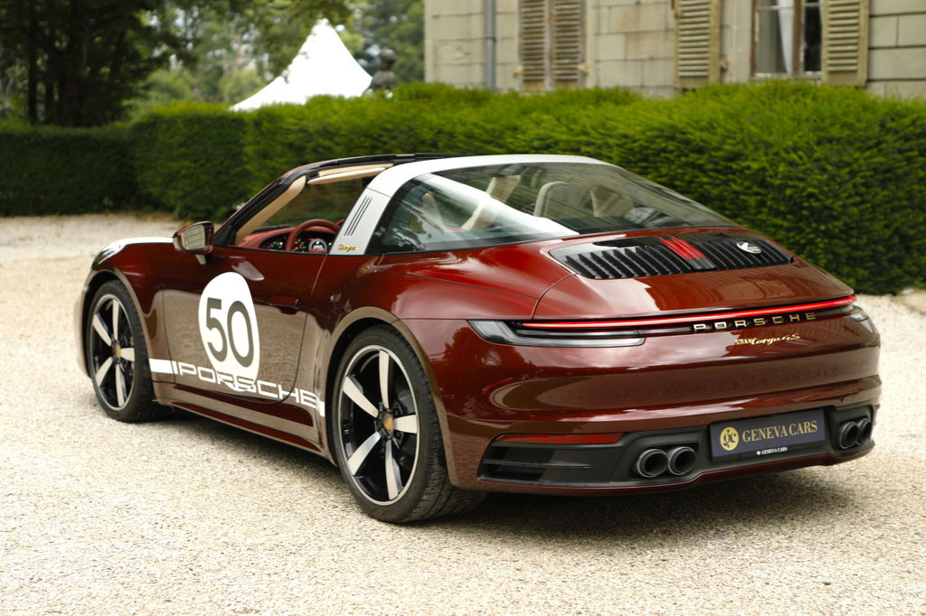 Porsche 992 Heritage Design Edition