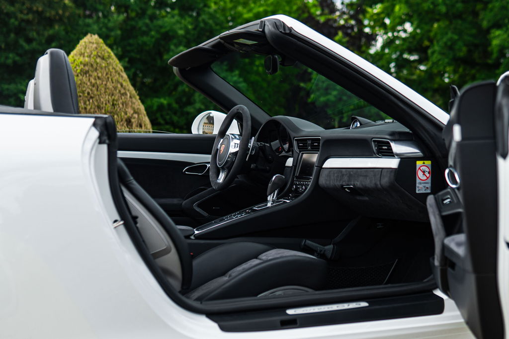 Porsche 991 Carrera GTS