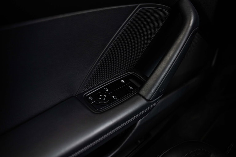 Porsche 992 Carrera