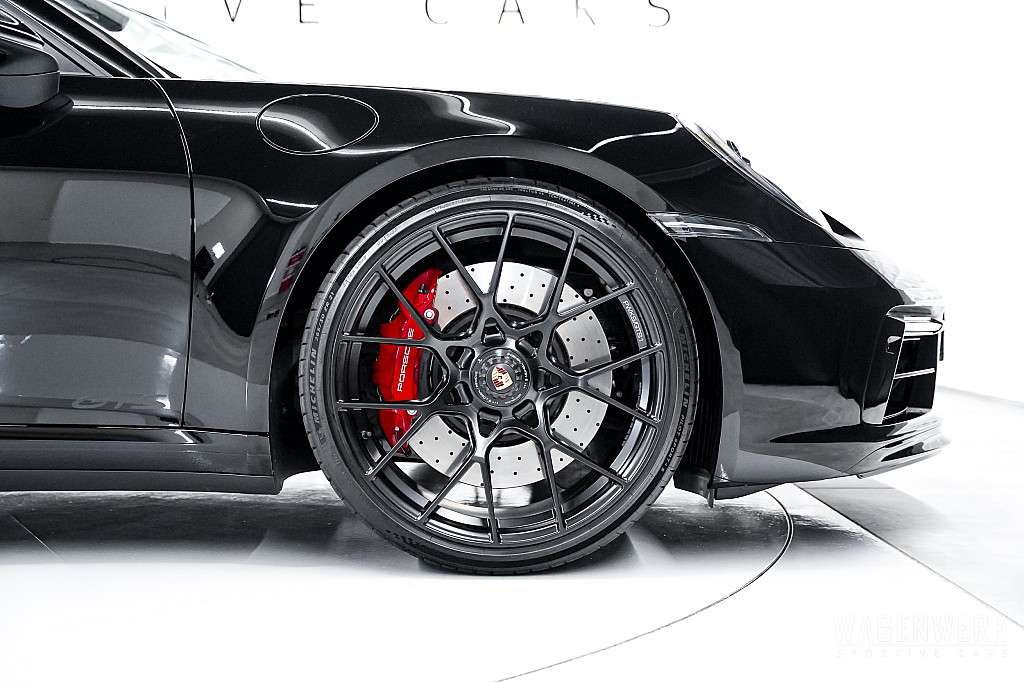 Porsche 992 Carrera GTS