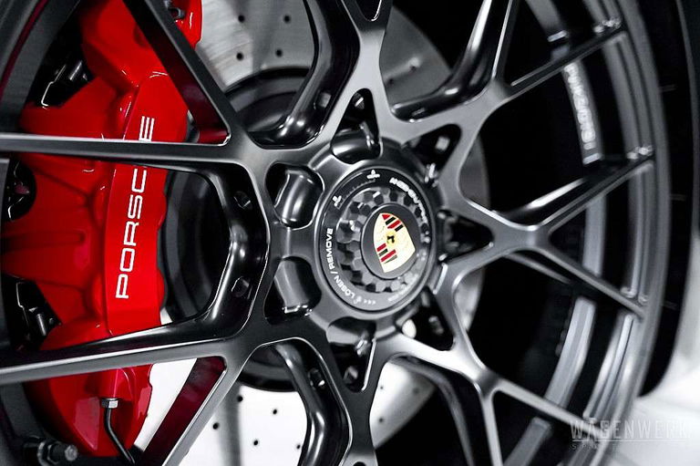 Porsche 992 Carrera GTS