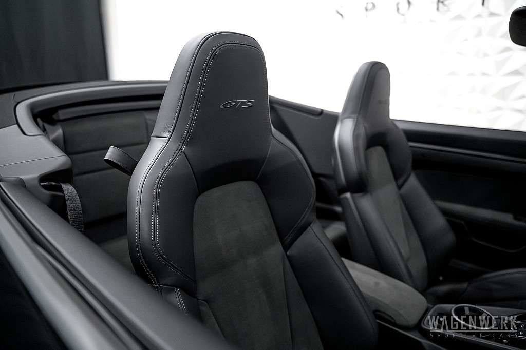 Porsche 992 Carrera GTS