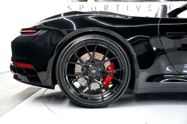 Porsche 992 Carrera GTS