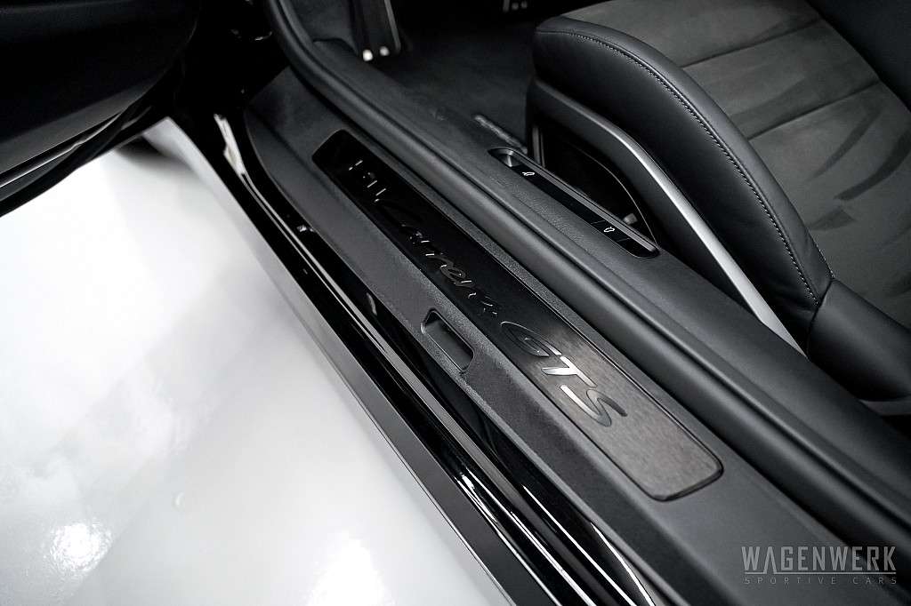 Porsche 992 Carrera GTS