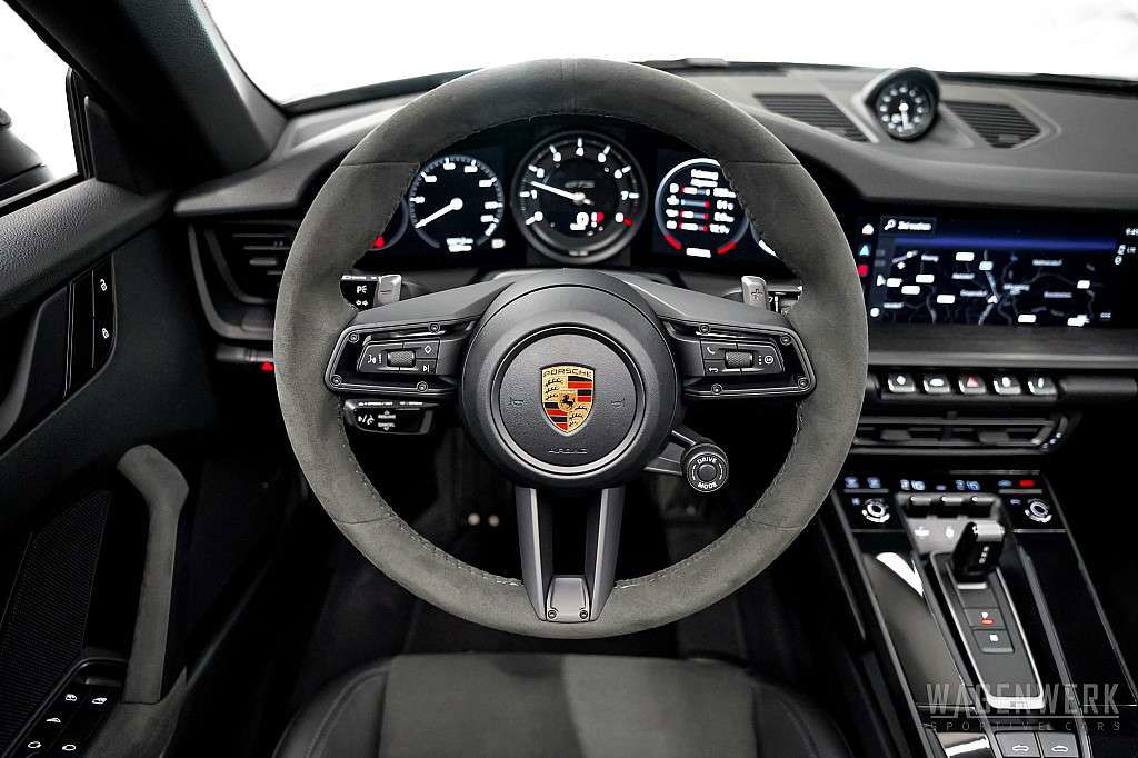Porsche 992 Carrera GTS