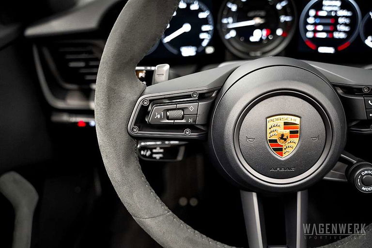 Porsche 992 Carrera GTS