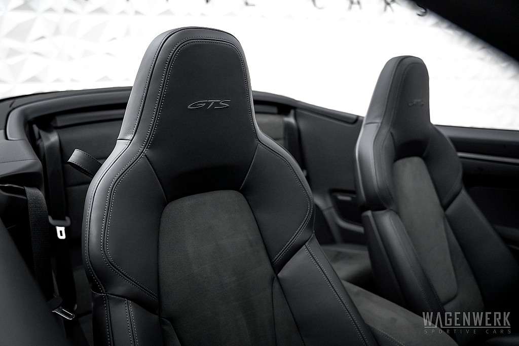 Porsche 992 Carrera GTS