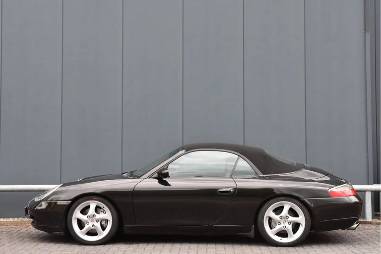 Porsche 996 Carrera 4