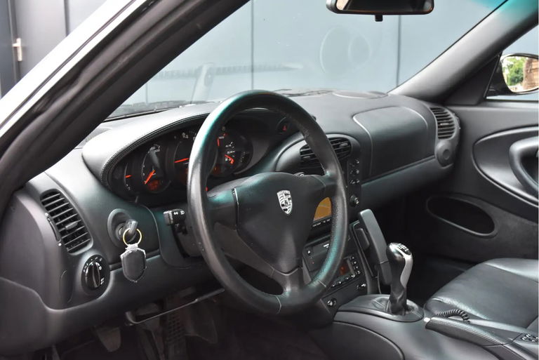Porsche 996 Carrera 4
