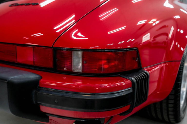 Porsche 911 Carrera 3.2 (US)