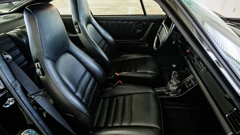 Porsche 911 Turbo 3.3 (US)