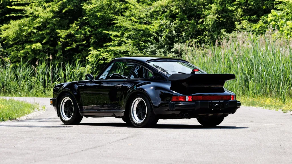 Porsche 911 Turbo 3.3 (US)