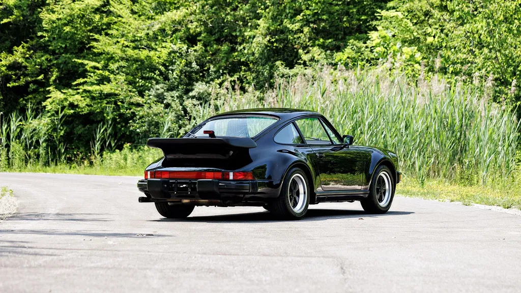 Porsche 911 Turbo 3.3 (US)