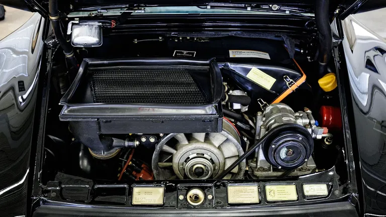 Porsche 911 Turbo 3.3 (US)