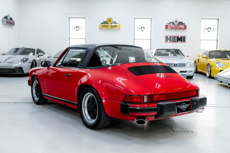 Porsche 911 Carrera 3.2 (US)