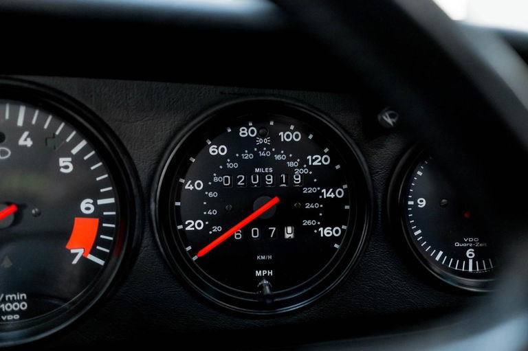 Porsche 911 Carrera 3.2 (US)