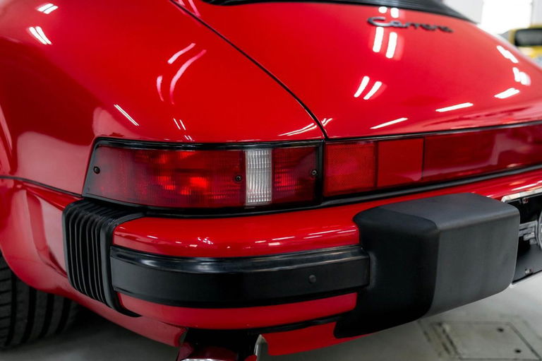 Porsche 911 Carrera 3.2 (US)