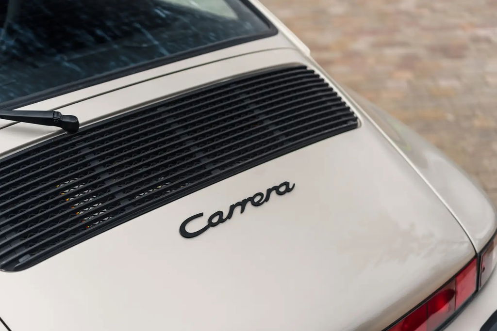 Porsche 911 Carrera 3.2