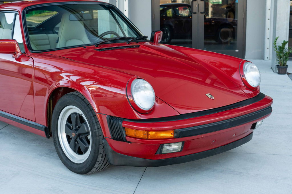 Porsche 911 Carrera 3.2 (US)