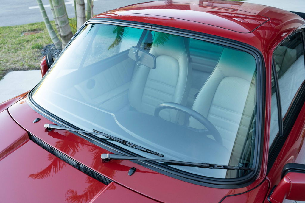 Porsche 911 Carrera 3.2 (US)