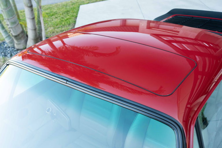 Porsche 911 Carrera 3.2 (US)