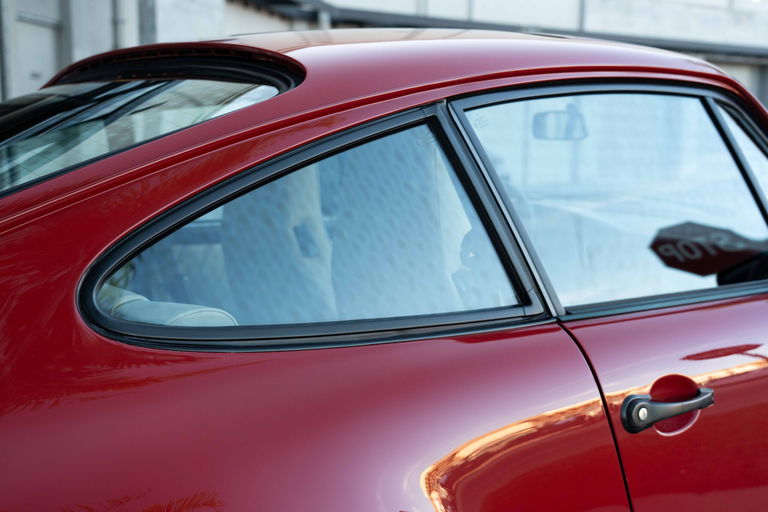 Porsche 911 Carrera 3.2 (US)