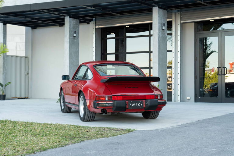 Porsche 911 Carrera 3.2 (US)