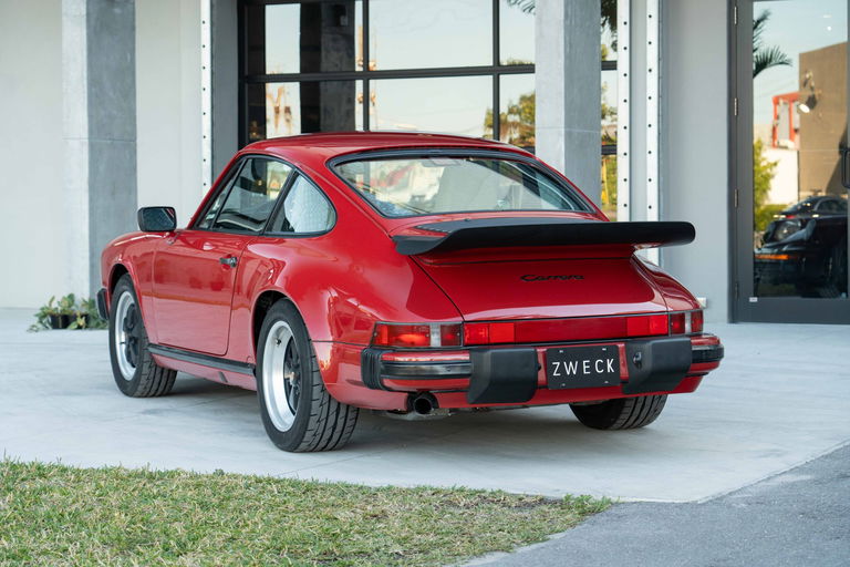 Porsche 911 Carrera 3.2 (US)