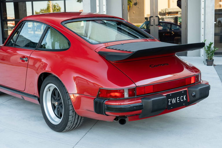 Porsche 911 Carrera 3.2 (US)