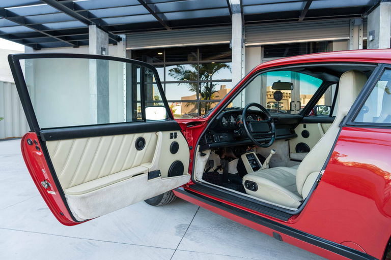 Porsche 911 Carrera 3.2 (US)