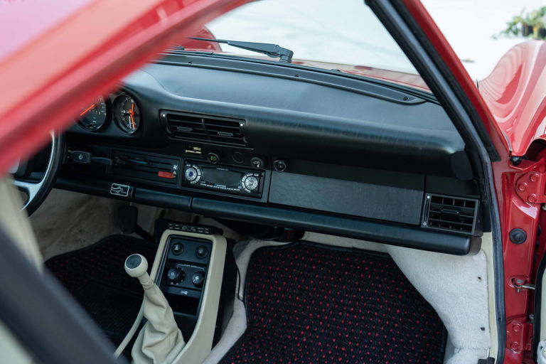 Porsche 911 Carrera 3.2 (US)