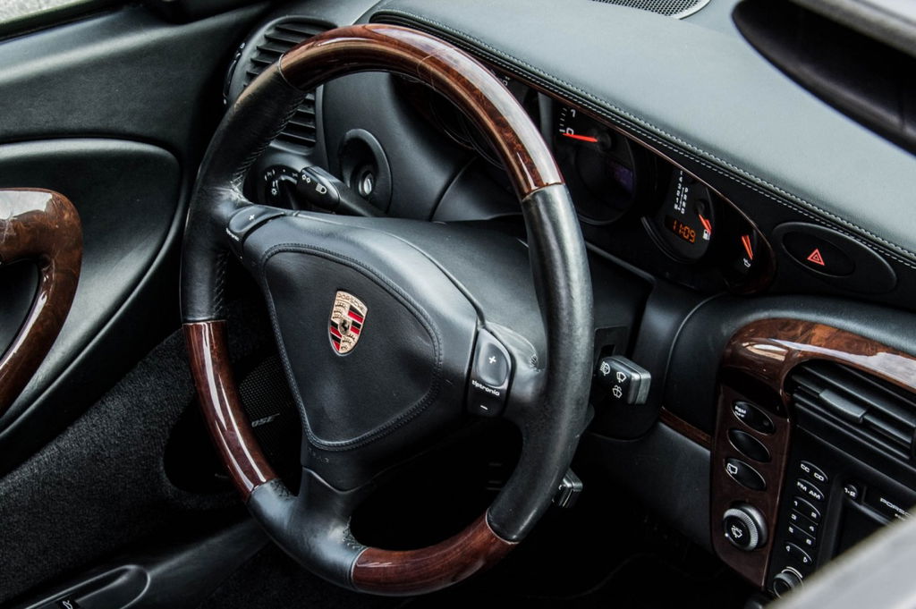 Porsche 996 Carrera 4