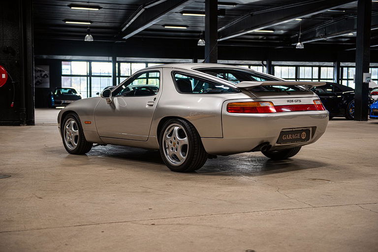 Porsche 928 GTS