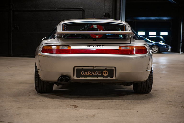 Porsche 928 GTS