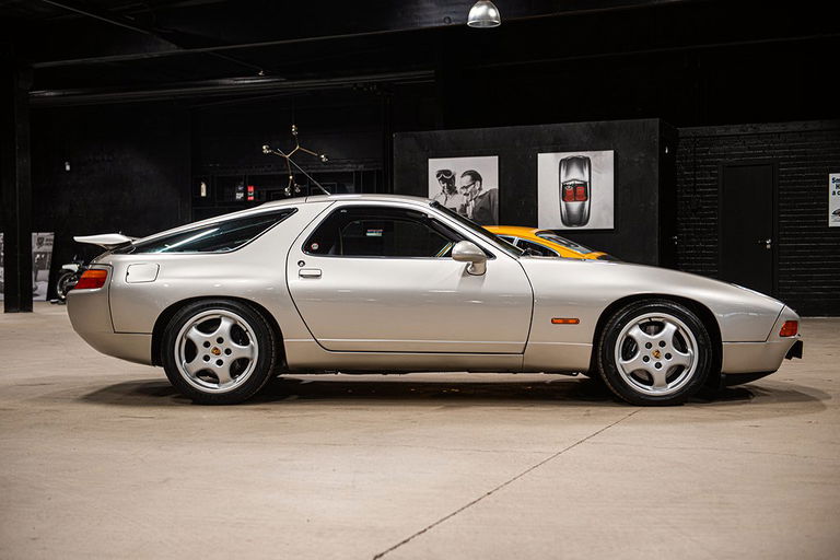 Porsche 928 GTS