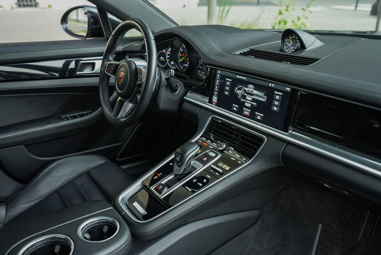 Porsche Panamera 4 E-Hybrid