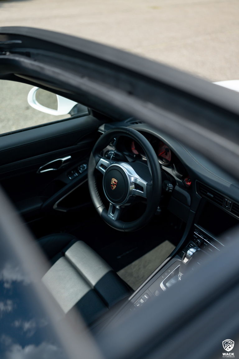 Porsche 991 Carrera GTS