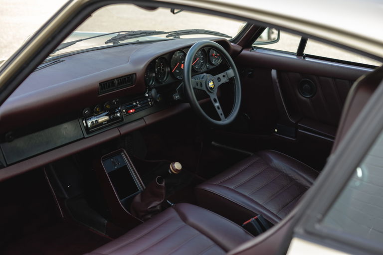 Porsche 911 Carrera 3.2 (US)