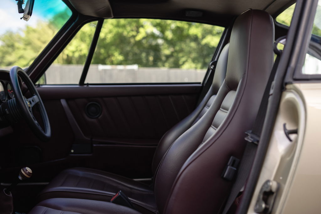 Porsche 911 Carrera 3.2 (US)