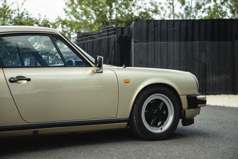 Porsche 911 Carrera 3.2 (US)