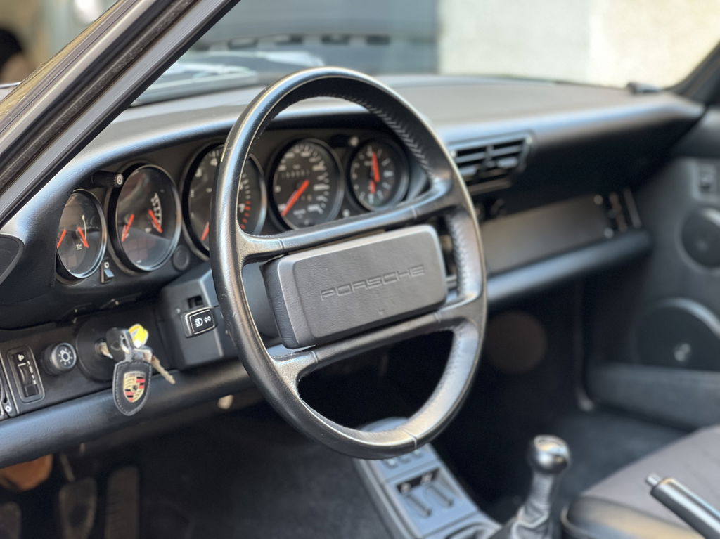 Porsche 964 Carrera 4