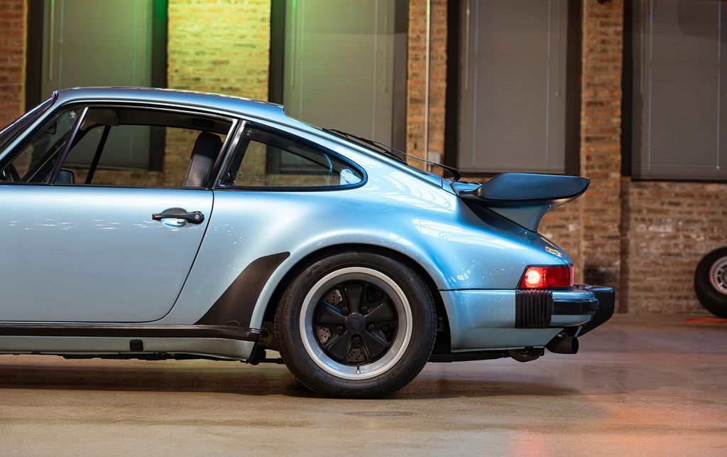 Porsche 911 Turbo 3.3 (US)