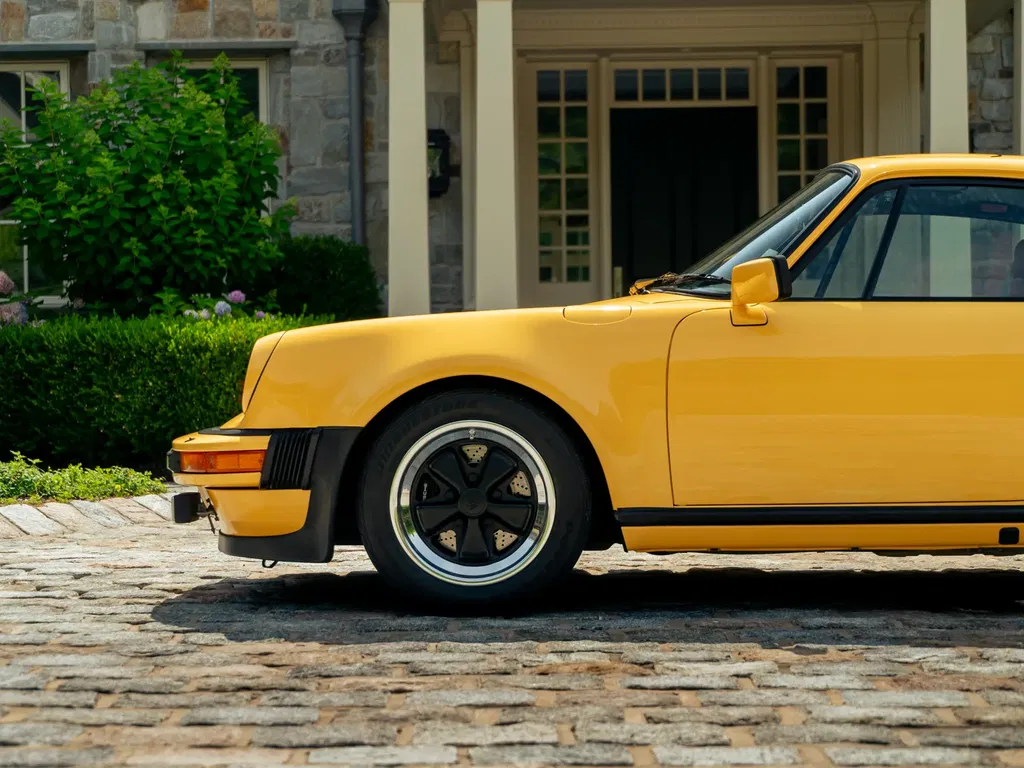 Porsche 911 Turbo 3.3 (US)