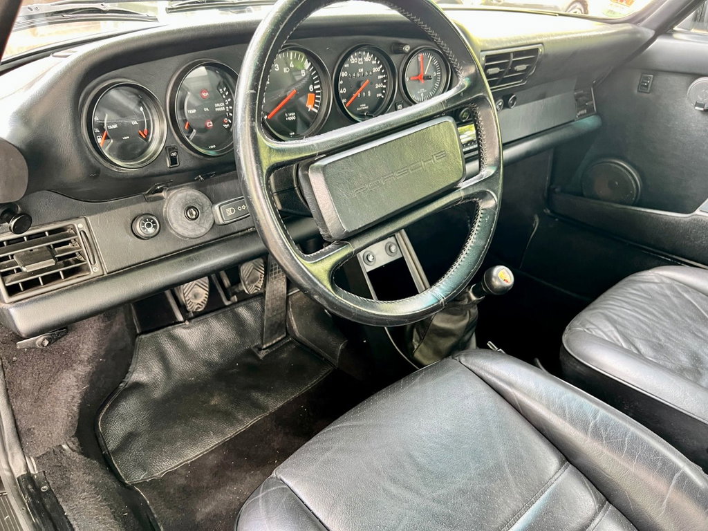 Porsche 911 Carrera 3.2