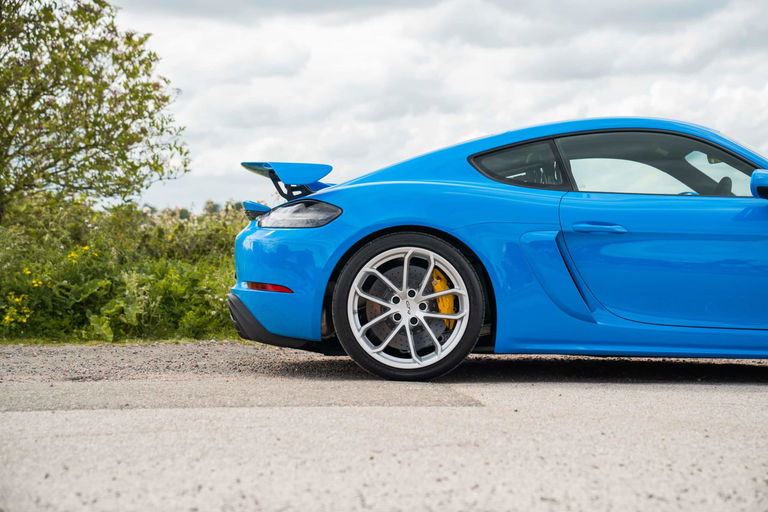 Porsche 718 Cayman GT4