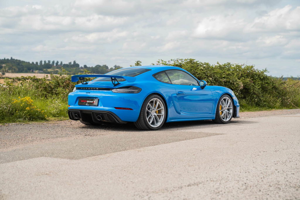 Porsche 718 Cayman GT4