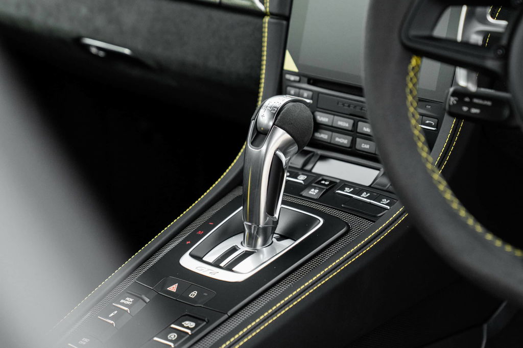 Porsche 718 Cayman GT4