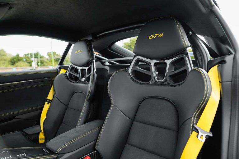 Porsche 718 Cayman GT4