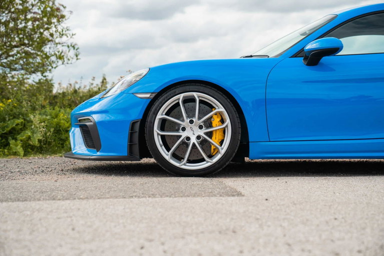Porsche 718 Cayman GT4