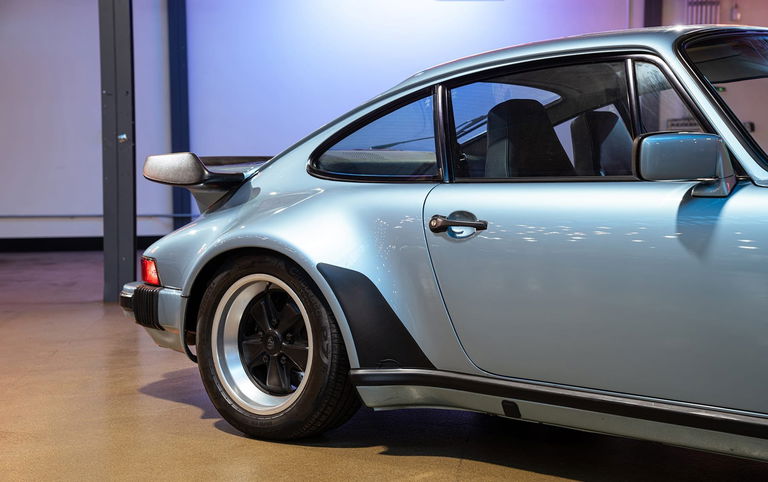 Porsche 911 Turbo 3.3 (US)
